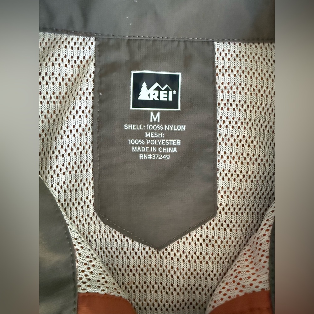 🏞️ REI Co-op Men’s Short-Sleeve Nylon Ventilated Hiking Shirt – Rust Orange (M) - Picture 5 of 15